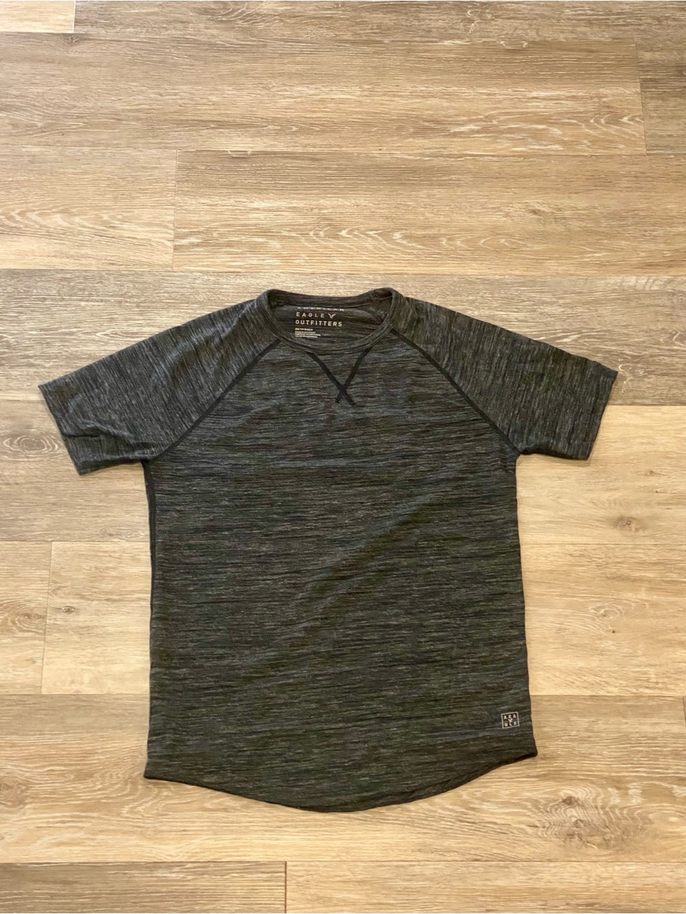 American Eagle Outfitters Men's Heathered Charcoal Short Sleeve Tee